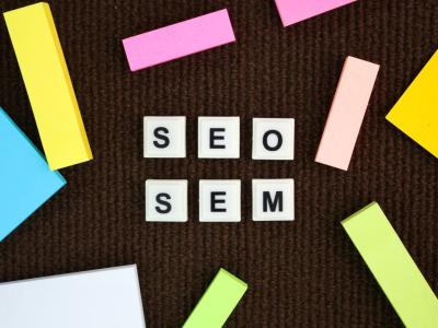 SEO e SEM differenze: conoscere limiti e vantaggi di ognuno per definire la propria strategia online